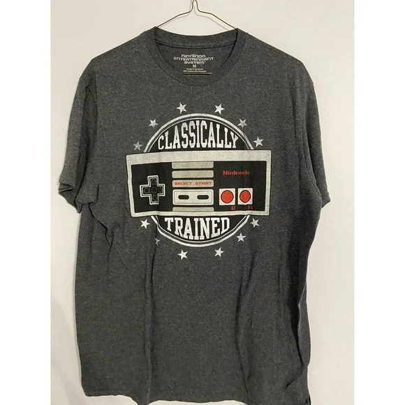 Men's Nintendo Classically Trained T-Shirt Size Medium Short Sleeve Crew Neck - Picture 1 of 5
